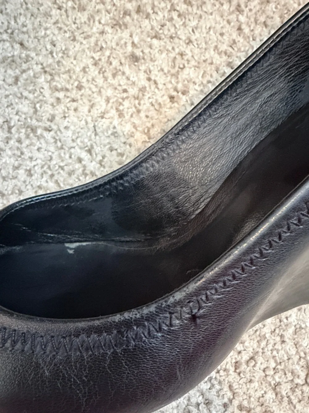 Tory Burch “Sophie” Wedge Heels in Black leather with gold hardware, 8 - Picture 11 of 13